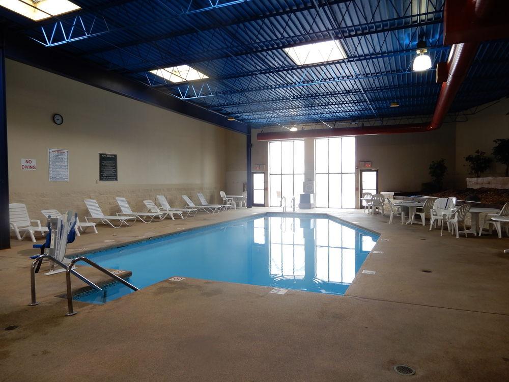 Clarion Hotel Milwaukee Airport Екстер'єр фото