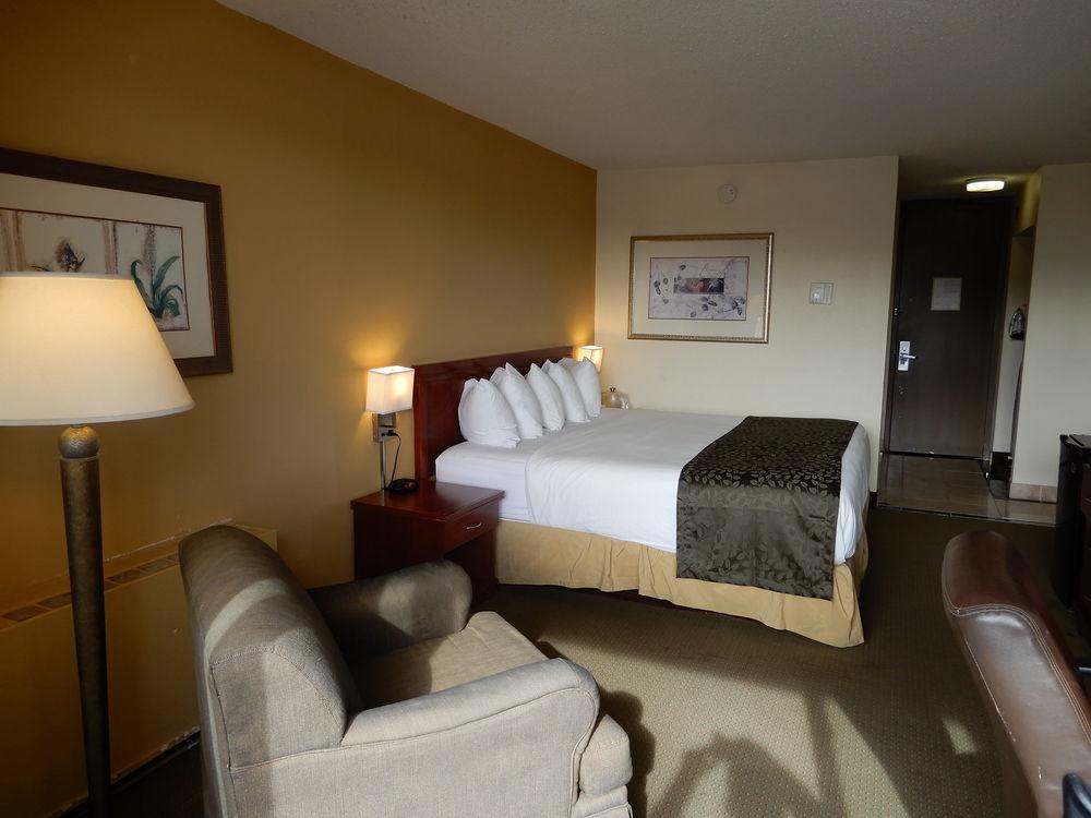 Clarion Hotel Milwaukee Airport Екстер'єр фото