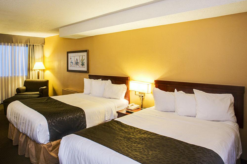 Clarion Hotel Milwaukee Airport Екстер'єр фото