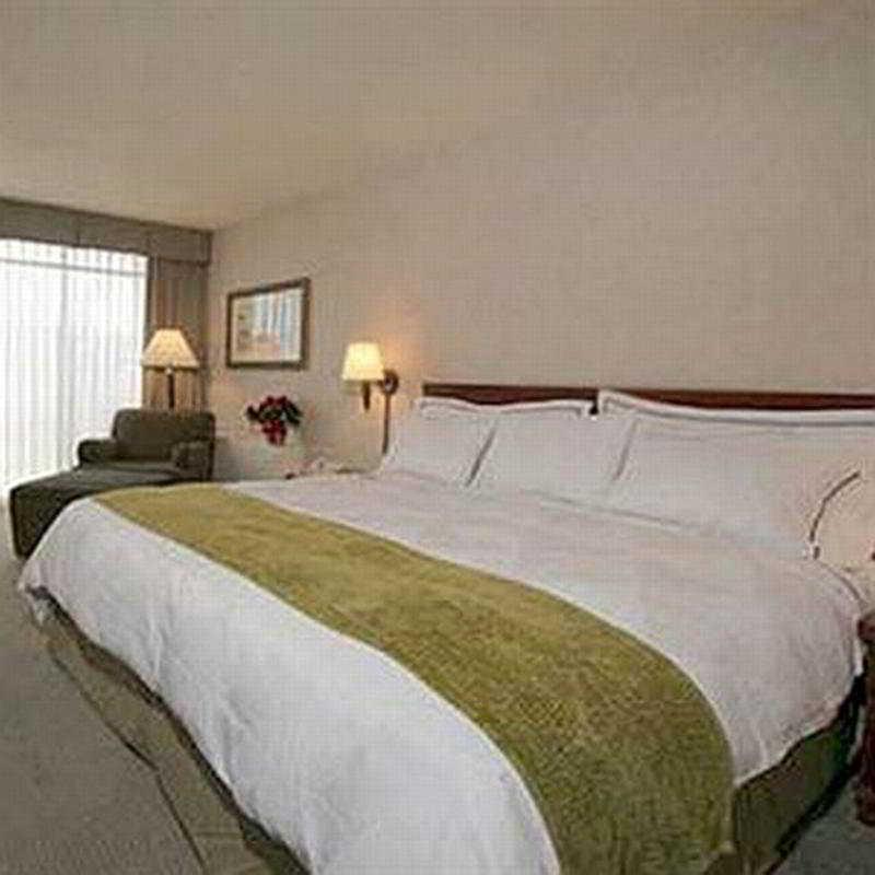 Clarion Hotel Milwaukee Airport Екстер'єр фото