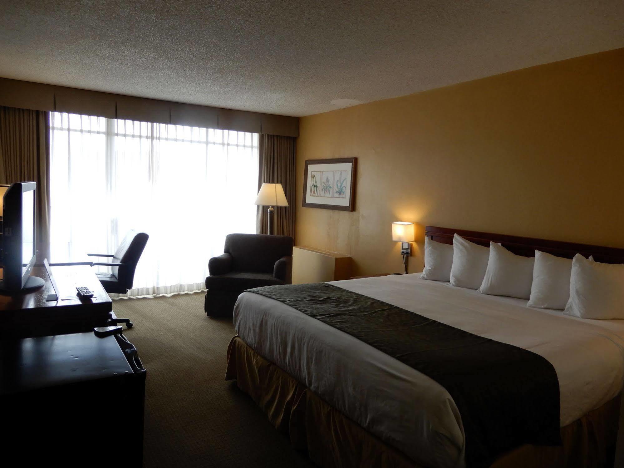 Clarion Hotel Milwaukee Airport Екстер'єр фото