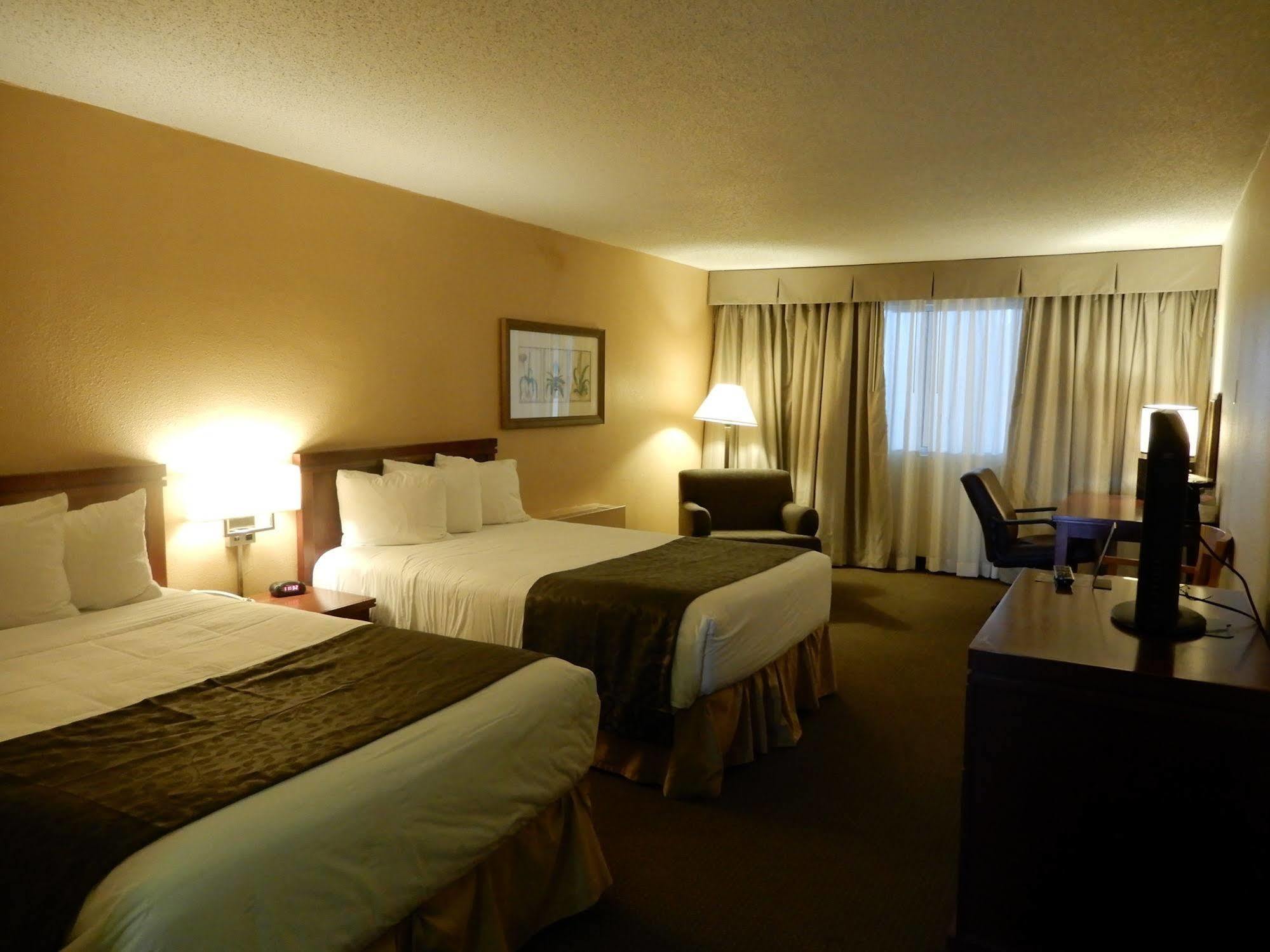 Clarion Hotel Milwaukee Airport Екстер'єр фото