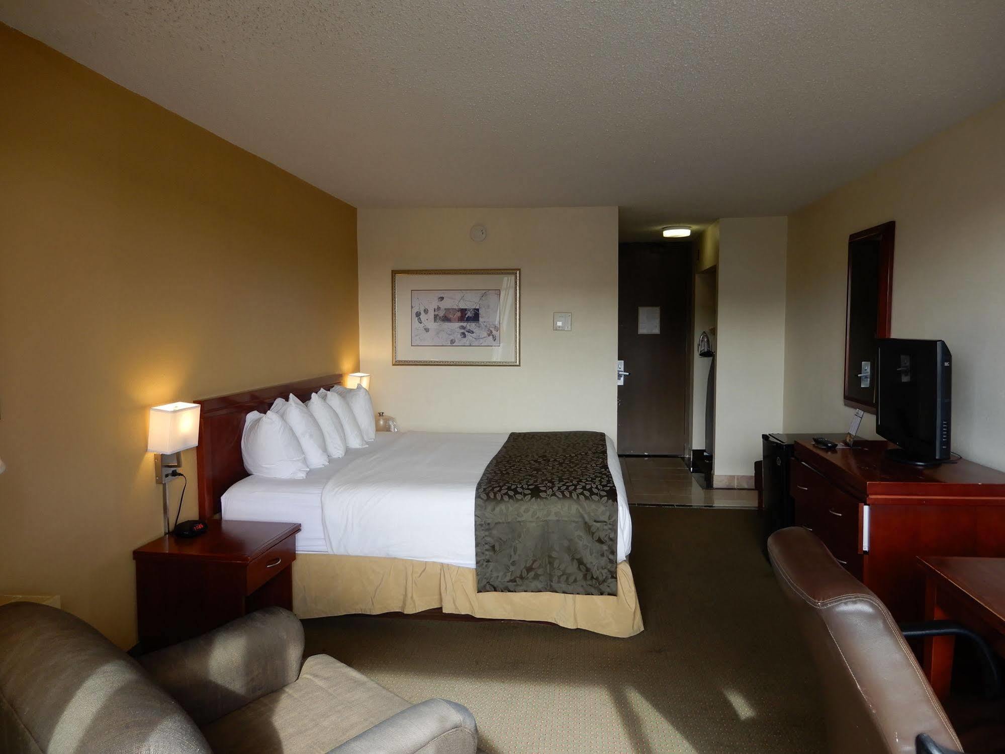 Clarion Hotel Milwaukee Airport Екстер'єр фото